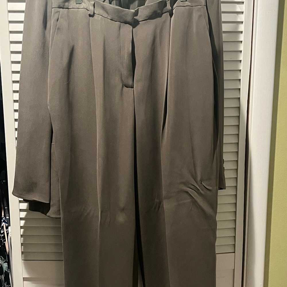 Jones NY olive green silk pant suit 18W